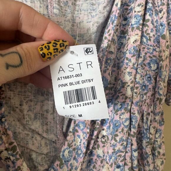 ASTR NWT Flutter Sleeve Faux Wrap Pink Blue Ditsy Floral Blouse size Medium - Picture 3 of 6
